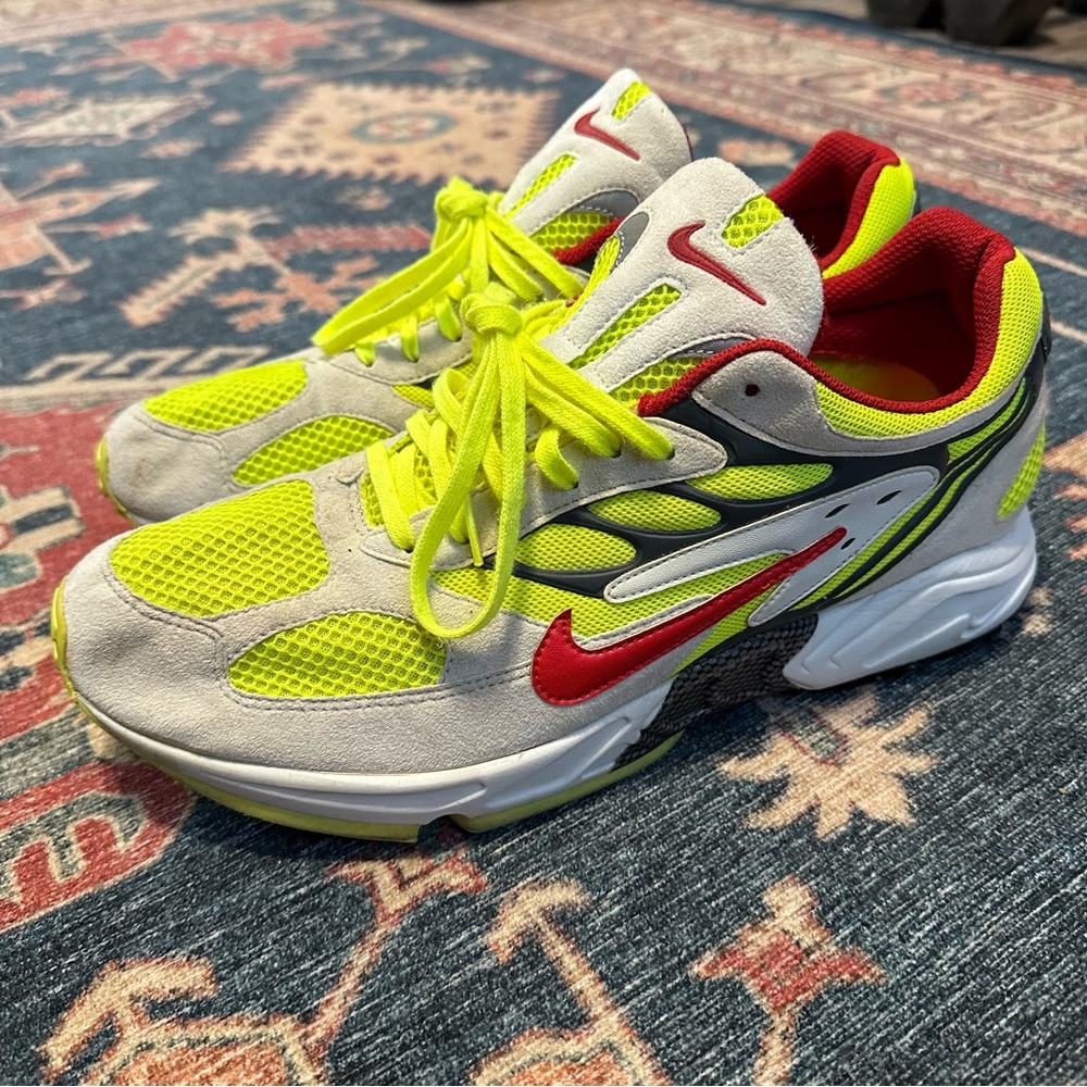 Nike Air Ghost Racer